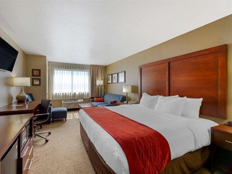 Comfort Inn River'S Edge Huron Bagian luar foto