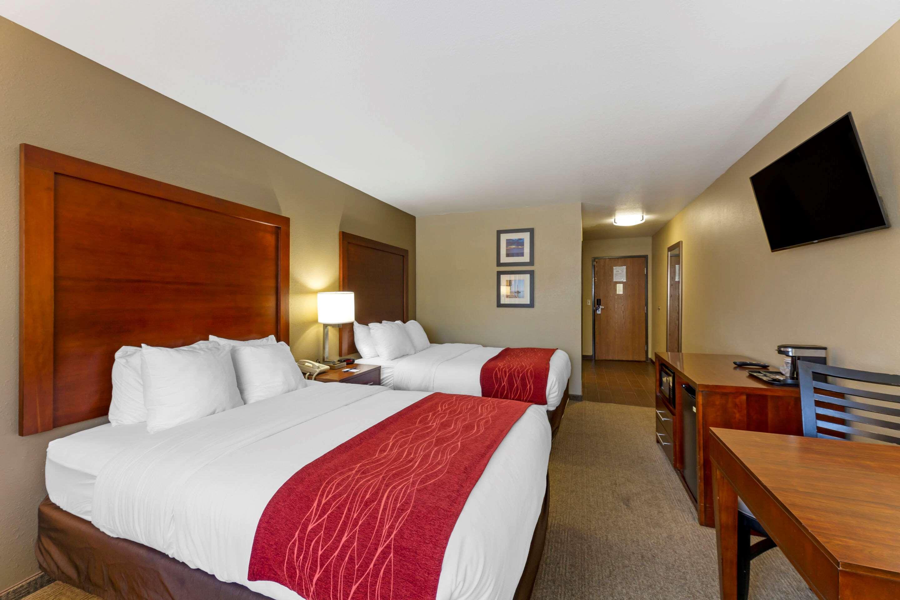 Comfort Inn River'S Edge Huron Bagian luar foto