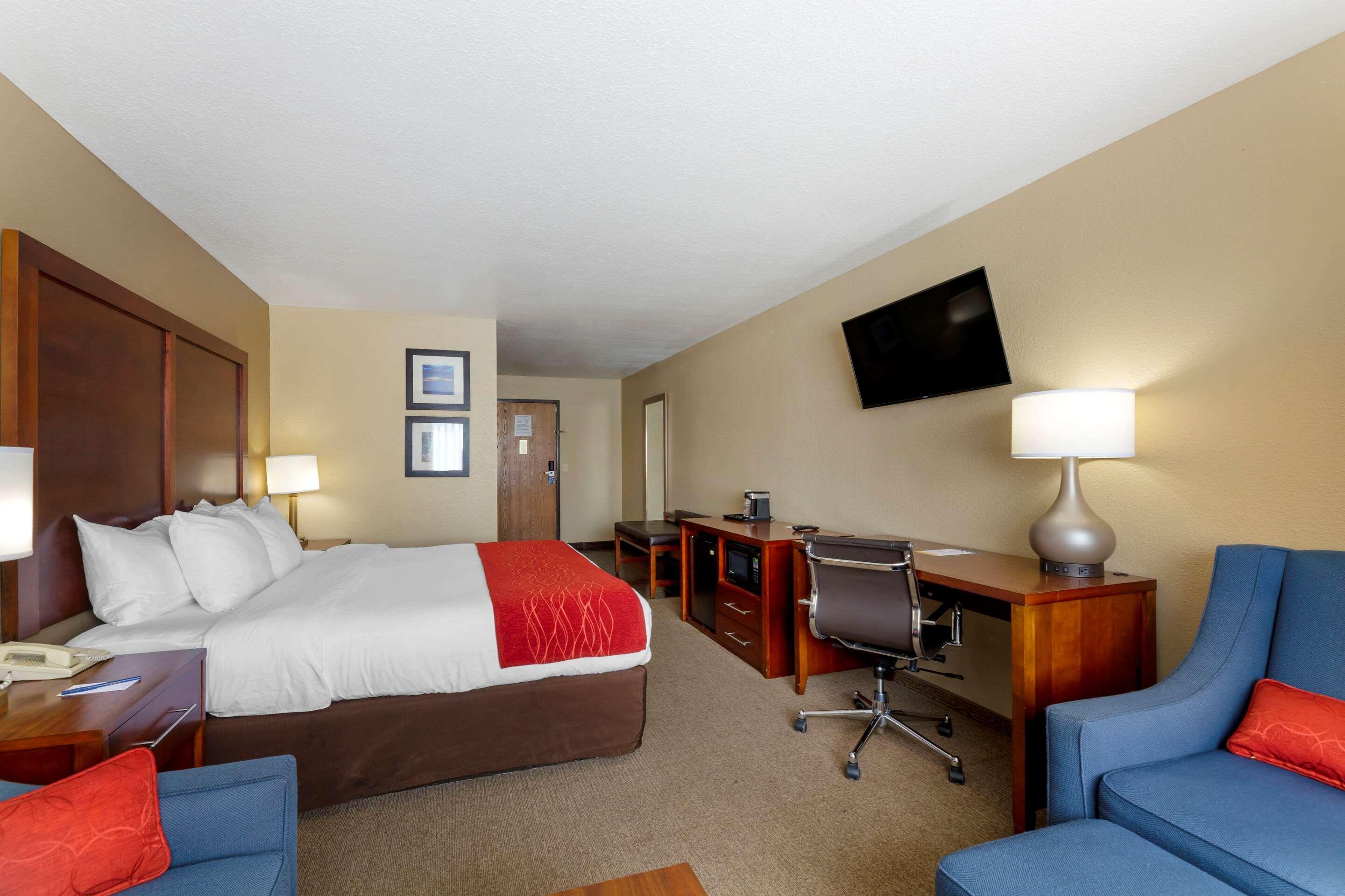 Comfort Inn River'S Edge Huron Bagian luar foto