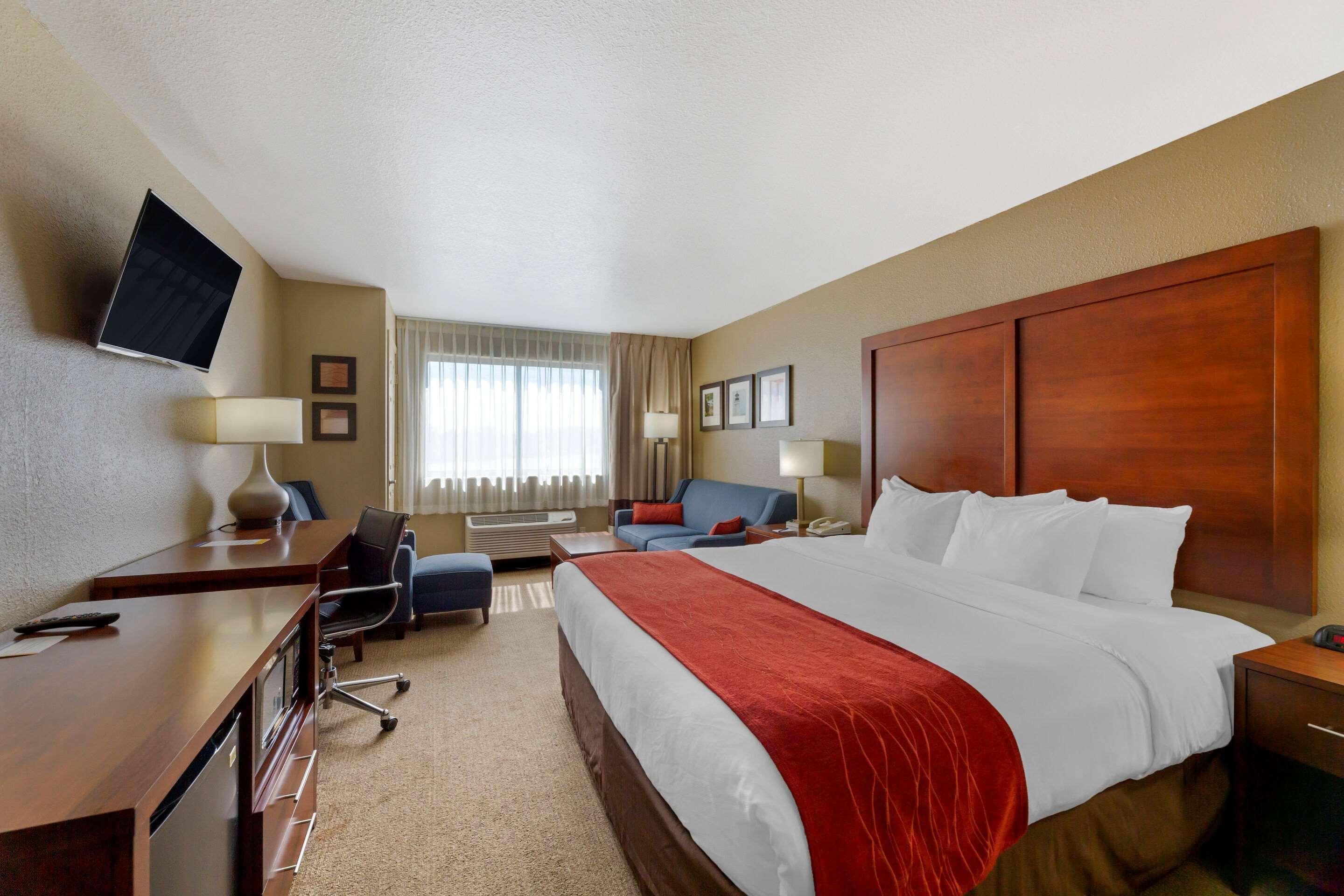 Comfort Inn River'S Edge Huron Bagian luar foto