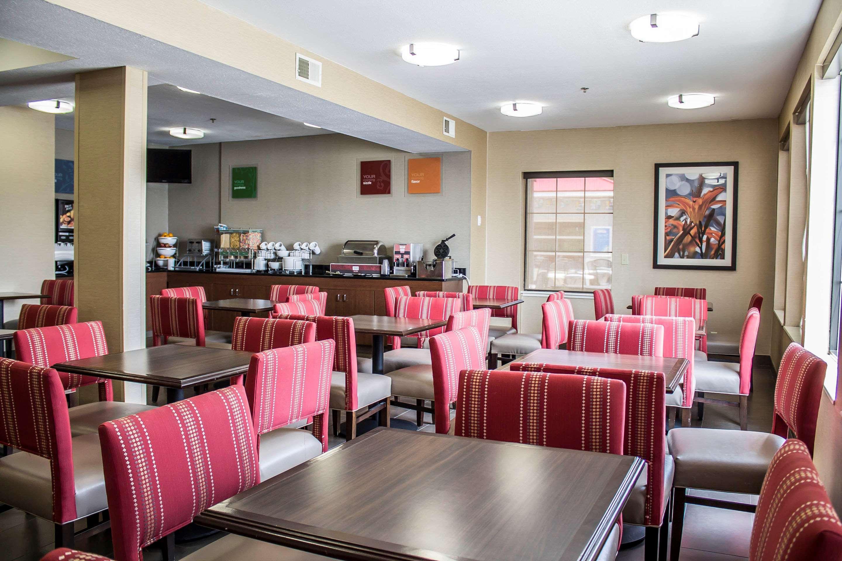Comfort Inn River'S Edge Huron Bagian luar foto