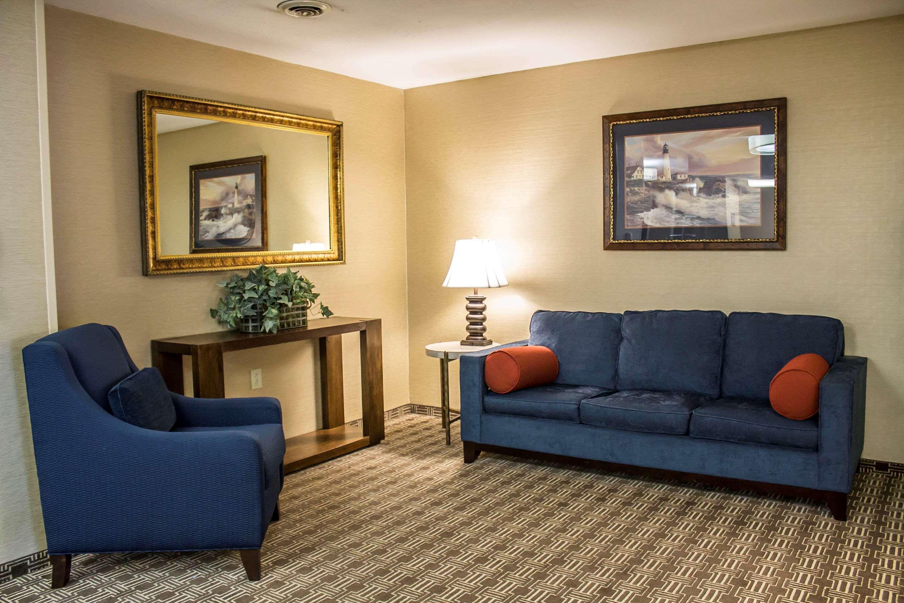 Comfort Inn River'S Edge Huron Bagian luar foto